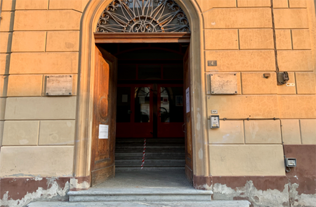 Non si è obbligati ad attendere i genitori ritardatari all'uscita da scuola è un compito che spetta ai collaboratori scolastici